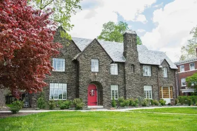 The Manor on Front