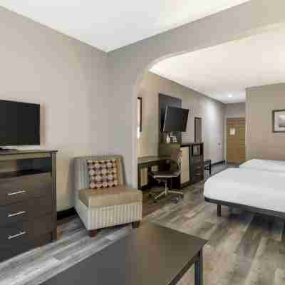 Best Western Plus des Moines West Inn  Suites Rooms