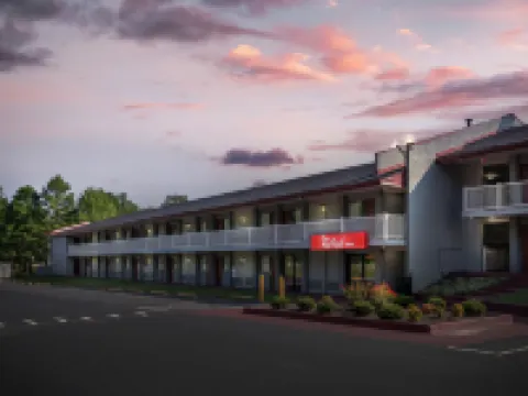 レッドルーフインドッズウェル - キングスドミニオン ドスウェルのホテル