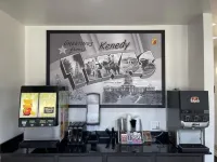 Super 8 by Wyndham Kenedy - 朝食