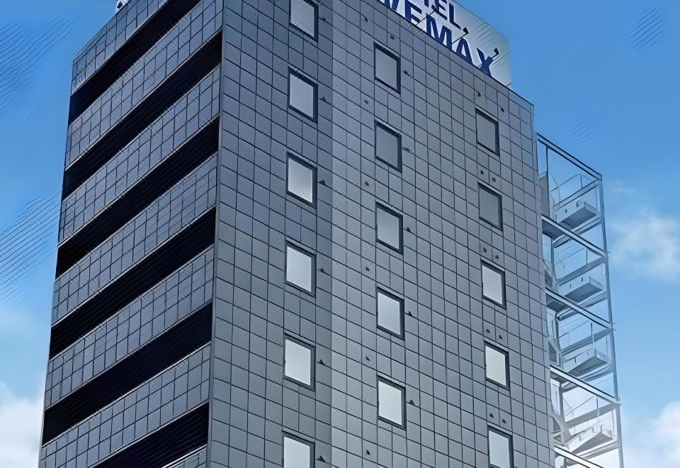 3. 호텔 라이브맥스..