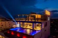 The Marron Hotel - ติดทะเล