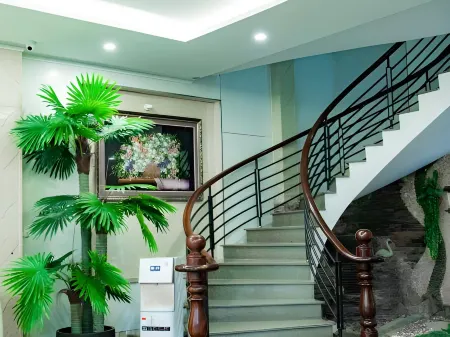 The Mansion Hotel Bien Hoa Отели рядом с достопримечательностью «Nhà thờ Phêro-Gx Tân mai»