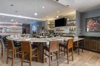 Cambria Hotel Nashville Airport - Barer