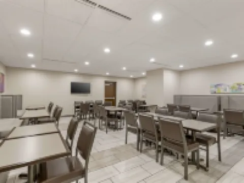 Best Western Plus Waterloo & Cedar Falls Hotels in Waterloo