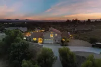 Chardonnay Charm by Avantstay Luxe Group Retreat w/ Pool Mins to Wineries