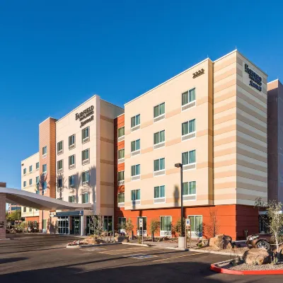 Fairfield Inn & Suites Phoenix Tempe/Airport Отели рядом с достопримечательностью «Саут-Маунтин»