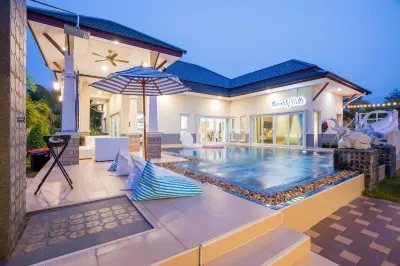 Beverly Hills Pool Villa Hotels in Банламунг