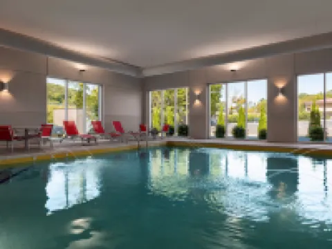 ホリデイ イン エクスプレス & スイーツ ダルトン - ウォールナット アベニュー by IHG ドールトンのホテル