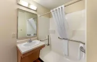 Motel 6 Suites Birmingham Pelham AL - parking