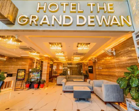 Hotel the Grand Dewan โรงแรมในกัตรัช