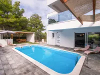 Villa Franko Hotels in Srima