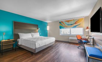 Tru by Hilton Lathrop