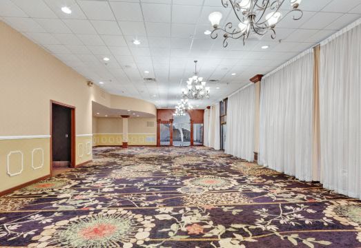 5. 더블트리 바이 ..