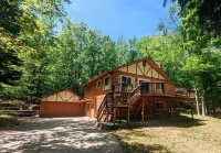 Secluded Chalet in Michaywe w/ pool access. Golf + Ski/Snowmobile paradise.