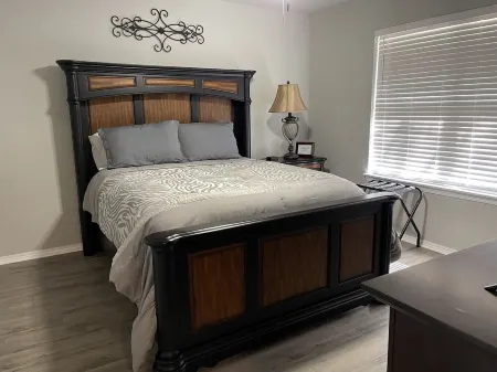 Entire 3 Bedroom House Near Bike Trails!