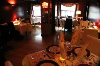 Great 4BDR/4BA combined unit sleeps 12 in Williamsburg, VA