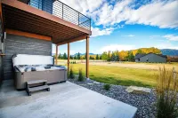 Shred Lodge - Luxurious modern home on the golf course with 180 degree views - balcony