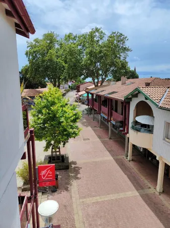 Duplex Biscarrosse, Place Marsan, Commerces de Proximité, à 5 Minutes du lac Отели в г. Бискарросс