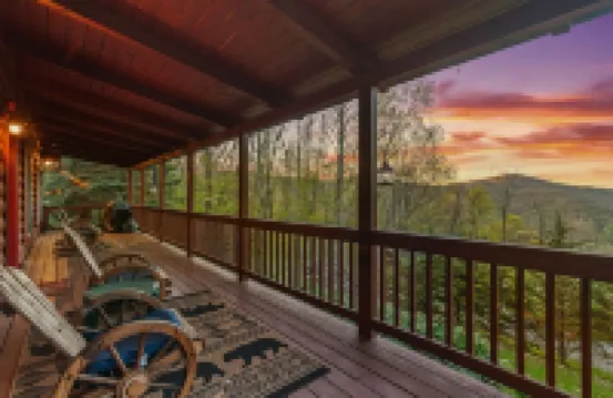 Long Mtn. Views - Covered Porch - Rockers - Fire Pit - Gated - Clean - 5 Stars!