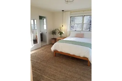 Cali's Mountain Hideaway - Peaceful Luxury Awaits! Hôtels à proximité de : Franklin Park Performing & Visual Arts Center