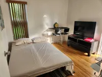 Private Apartment Miami Kendall near Zoo, The Falls Mall, and Miami Dade College