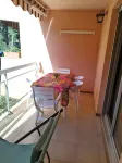 Air-Conditioned Apartment 3 Minutes' Walk from the Beach and Shops