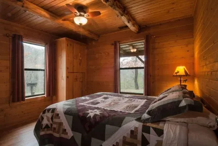 Beautiful Mountain Views with Covered Porch & Outdoor Fire Ring!