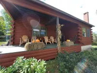 Log Cabin Overlooking Black Mtn and Near Story Land Hotels in Jackson
