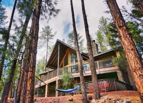 Peaceful Family Mountain Lodge – Theater, Arcade, Hot Tub & Forest Views - Boutique