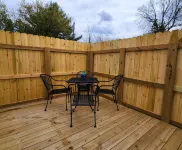 Lakeshore Loft - Spacious Apartment, Walking Distance to Private Beach Access