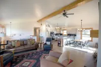 4-bedroom get away with large kitchen, patio and backyard فنادق في El Jebel