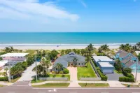 Dream Beach Home Vacation - Direct Beach Access & Exquisite Waterfront Views