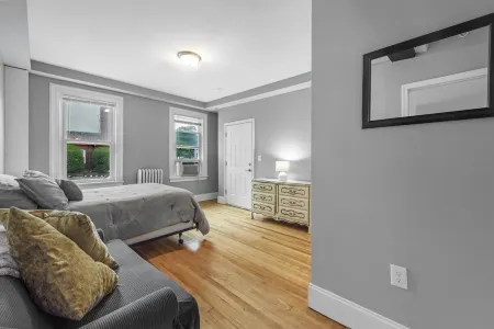 Prime Location!WALK TO WATER & HISTORIC DISTRICT!PRIVATE Large first floor apt!