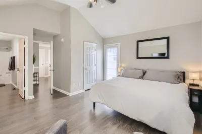 Cozy & Quiet 3BD Retreat Near Downtown Nashville!
