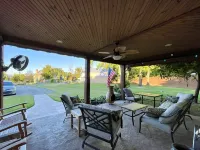 Community Pool, Fishing Ponds, Hot Tub, Large Family Room-Single Story