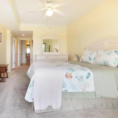 3-bedroom family-friendly condo with WiFi & swimming pool in adorable Ocean City