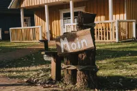 Holiday house directly on the lake for 4-5 people Hotels in Zetel