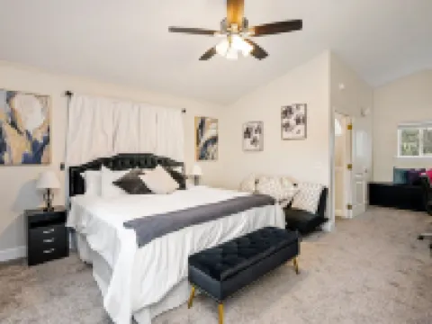 Modern home, Dog Agility Run, Game Room, Fire Pit & New Playground Hotels in Atascadero