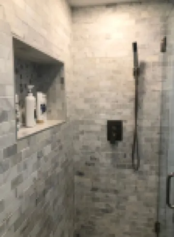 AMAZING HUGE GALLERY APARTMENT + FREE PARKING IN PRIME LOCATION