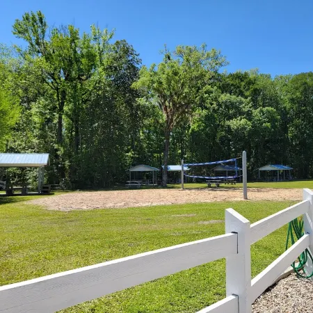 Country acre of quiet, calm, safe retreat. Near Devils Den Prehistoric Spring