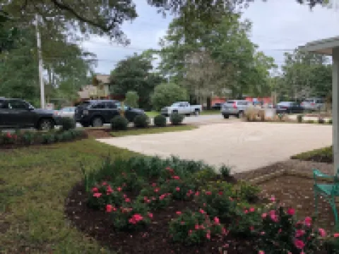 Fairhope Downtown Cottage Sleeps 10  "Walk to Town" Lots of Parking and Garage