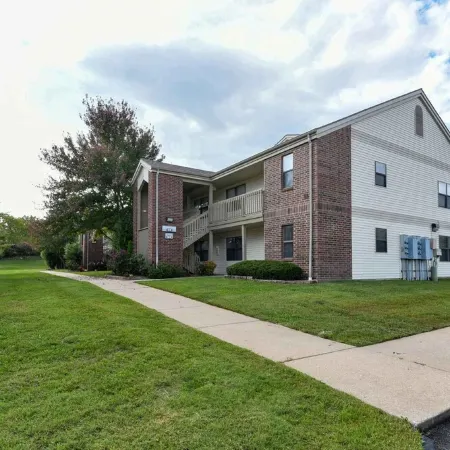 2 Bd GROUND FLOOR, Pointe Royale Golf, INDOOR POOL,  and Lake Taneycomo fishing
