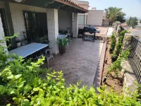 NICE CONDO NEAR I10 WITH 4 QUEEN BEDS VIEWS OF 2 COUNTRIES,  AND 3 STATES. Hôtels à proximité de : Albertsons