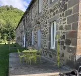 Gite de Rochebrune, Évasion et Déconnexion au Cœur des Monts du Cantal Hotels near Le Moulin de Drils