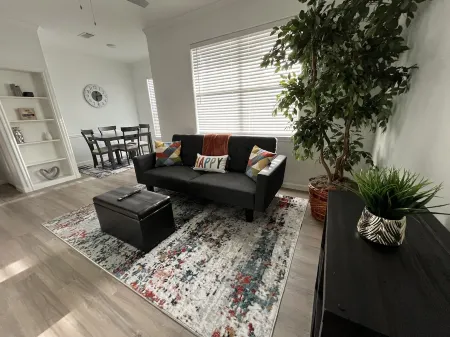 Hidden Gem in Spring, TX / Free Parking / Trail/ Traveling Professionals Welcome