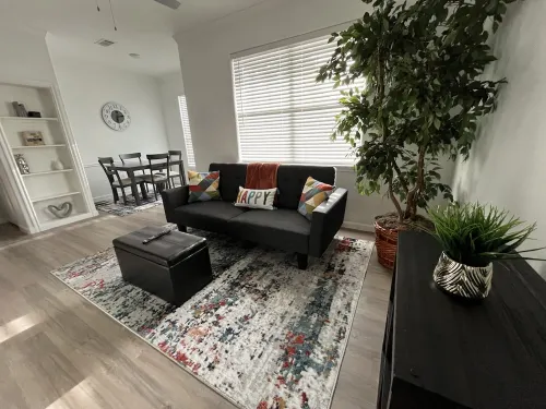 Hidden Gem in Spring, TX / Free Parking / Trail/ Traveling Professionals Welcome