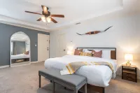 Pool Table, BBQ, Pool Table, Fire Pit, Nearby Golf Courses 캐럴턴 호텔