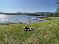 Camp on Akers Pond エロルのホテル