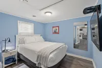 The Kings Cottage-Hot Tub! Pet Friendly! Fire pit, Outdoor Games, Close to Town